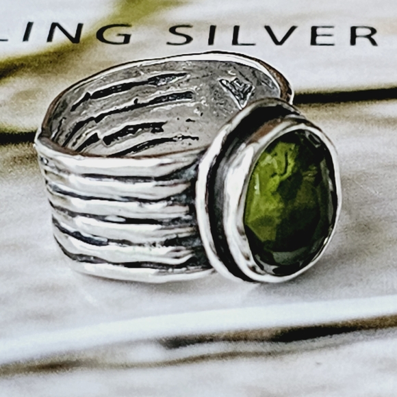 Silpada Sterling Silver Green Glass Ring R1463 Size 8 - Picture 3 of 16